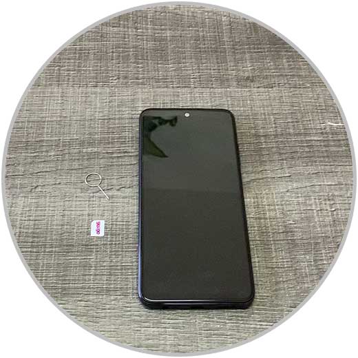 1 Legen Sie die SIM-Karte in Xiaomi Mi 11 Lite, Mi 11i und Mi 11 Ultra.jpg ein