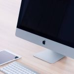 mac pc mit tastatur und tablet