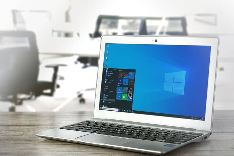 Laptop mit Windows 10-System